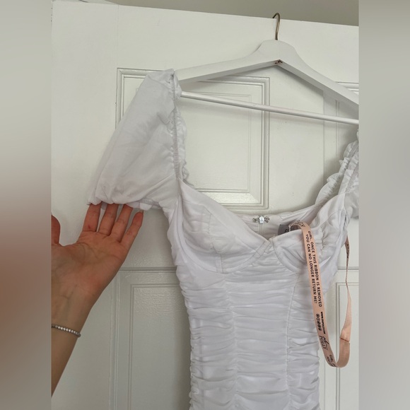 Oh Polly White Bodycon Dress Sweetheart Neckline - Picture 3 of 4